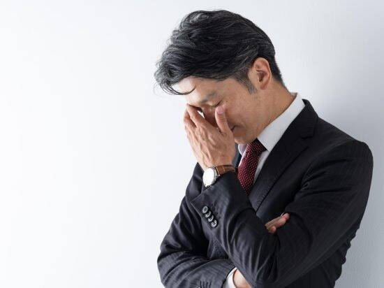 「いつまで待たせるんだ!」若い女性店員に文句を言う迷惑客は“まさかの人物”だった…こっそり店長に“会社と名前”を教えた結果――大反響セレクション