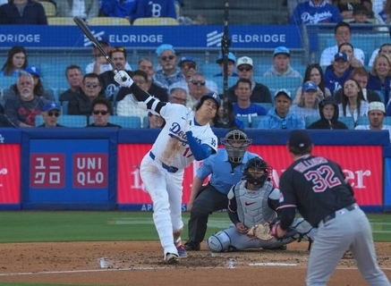 「なぜ打てない？」大谷翔平「打率.167・長打ゼロ」でも出塁率.423…異常データが示す“明らかな異変”