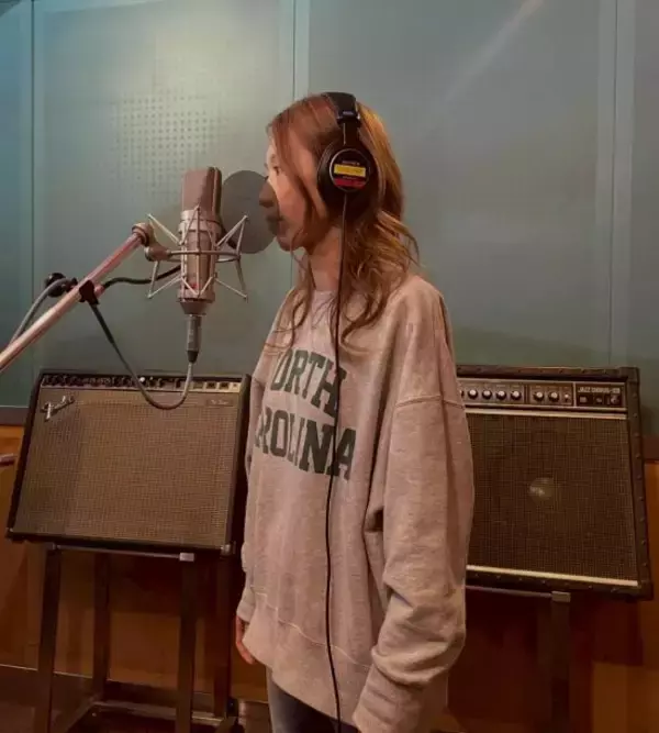 「「20世紀最後の大型新人」と称された“平成の歌姫”が10年越しに再始動。活動再開を決めた背景には、匿名掲示板の“とある書き込み”の存在が」の画像