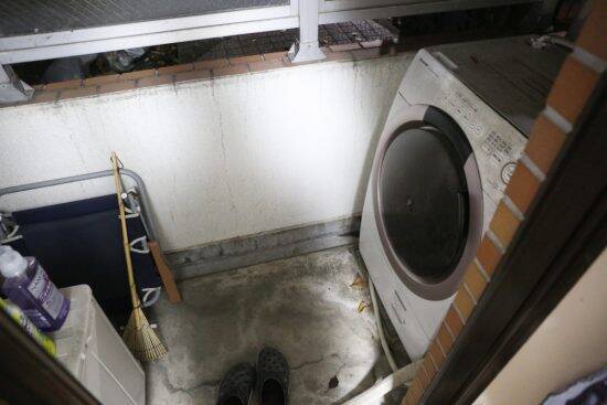 京大卒、高給フリーターの27歳男性が“狭小アパート”に住み続けるワケ。5畳半でネズミやカビと格闘する日々