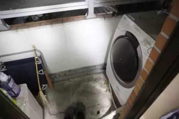 「京大卒、高給フリーターの27歳男性が“狭小アパート”に住み続けるワケ。5畳半でネズミやカビと格闘する日々」の画像