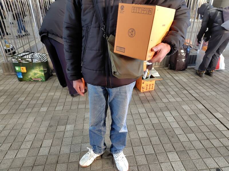 サラリーマンや家族連れまで…年末の炊き出しに“900人超の大行列”。背景に「見えない貧困」