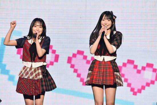 AKB48新時代の幕開け！21期研究生が日本武道館で初パフォーマンス