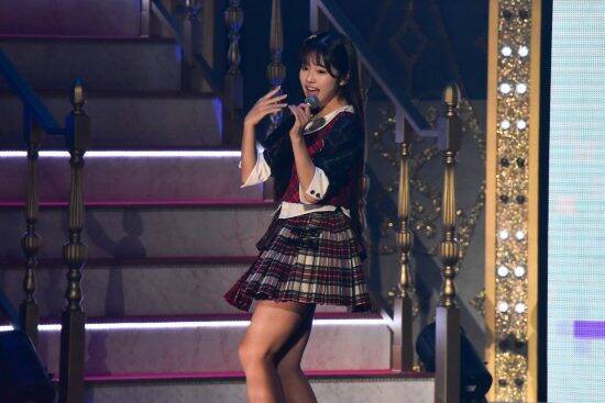 AKB48新時代の幕開け！21期研究生が日本武道館で初パフォーマンス