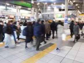 「あっち座れば？」新幹線で“自分の指定席”に知らない外国人が…車掌の確認で判明した“衝撃の事実”――年末年始ベスト