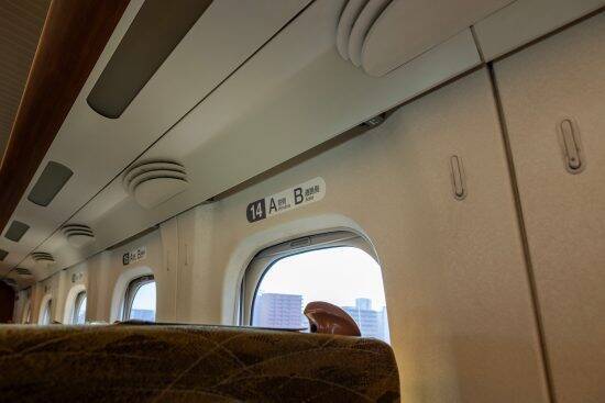 「あっち座れば？」新幹線で“自分の指定席”に知らない外国人が…車掌の確認で判明した“衝撃の事実”――年末年始ベスト