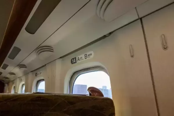 「「あっち座れば？」新幹線で“自分の指定席”に知らない外国人が…車掌の確認で判明した“衝撃の事実”――年末年始ベスト」の画像