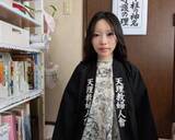 「早稲田大の22歳女性が“新興宗教のグッズ収集”に目覚めたワケ「入信しようと思ったことはない」」の画像4