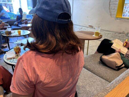 日本企業で働くアメリカ人が困惑した“日本特有の職場文化”。「大事な会議中でも電話を優先」に驚き