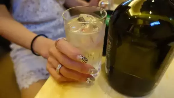 「銀座ホステスが語る「キャバ嬢に嫌われるLINE」10選…気づかぬうちにやりがちな“残念な共通点”とは」の画像