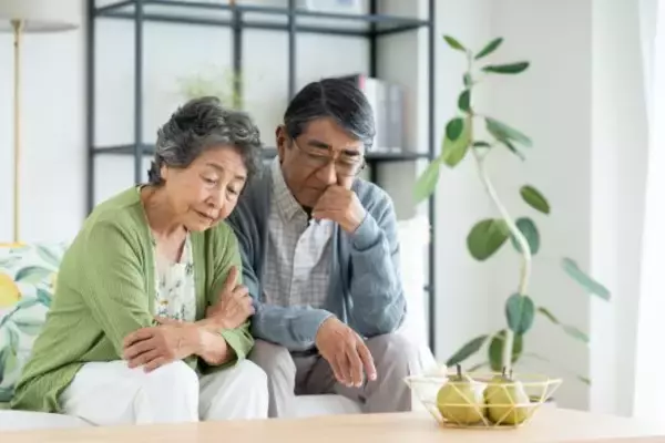「退職金2000万円を残してがん宣告…貯め込んだことを激しく後悔する63歳男性が語る“老後不安”の罠」の画像