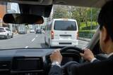 「「車を降りて運転席の窓をノック」あおり運転してきた男性が直立不動で謝罪するまで。実はもう回っていない？パトカーの赤色灯に隠された“進化”」の画像4