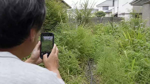 「隣に住む老夫婦が「勝手に自宅のコンセントを使っている」ことが発覚！証拠画像を突きつけた結果…／警察の生活相談は年259万件、みんな“事件未満”の何かを抱えている」の画像