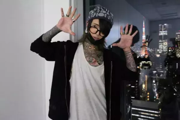 SNSで同名サービスが炎上、全身タトゥーの元祖“レンタルコワイ人”が明かす「意外すぎる依頼内容」