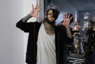 SNSで同名サービスが炎上、全身タトゥーの元祖“レンタルコワイ人”が明かす「意外すぎる依頼内容」