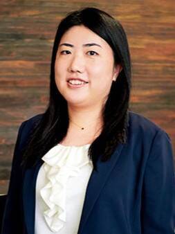 20代に見える“童顔の中年女性”が急増しているワケ。「パーツを顔のやや下に集める」メイク術の進化も要因に