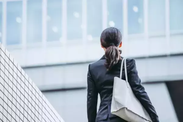 「「転職経験ゼロ」が40代で仇となる…生え抜き社員が陥る“市場価値の罠”、中途採用の現場で「敬遠される」意外な共通点」の画像