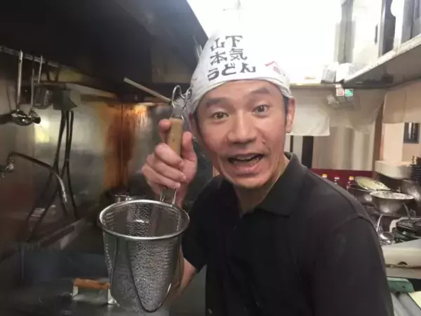 「“世界のナベアツ”の元相方・オモロー山下が「資産3億円」を達成できたワケ。タレント業は「全体の1割くらい」」の画像