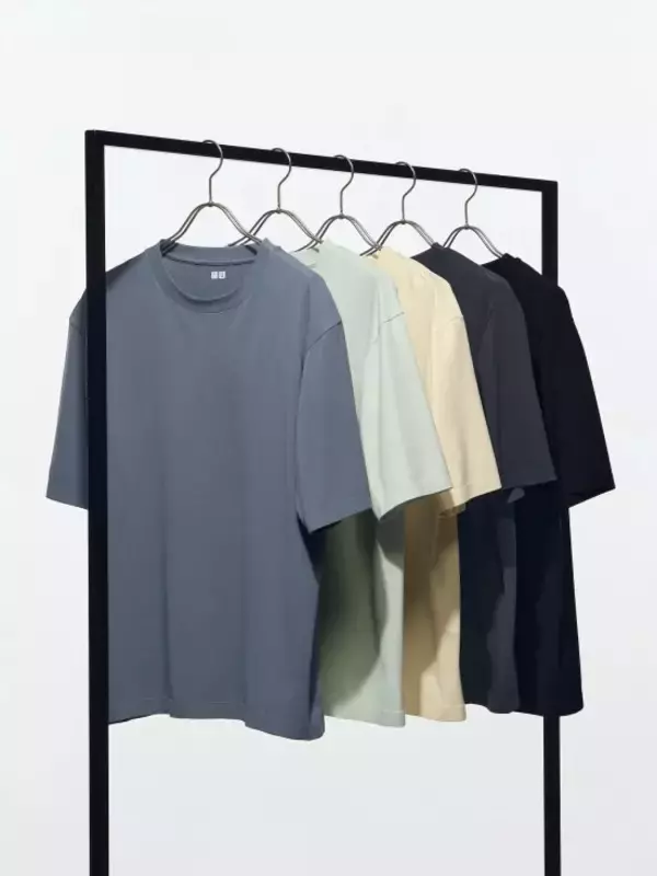 「「時代遅れな印象」にならないユニクロ・GUの夏服3選。“1290円の最高傑作”など大人が買うべき「即戦力アイテム」」の画像