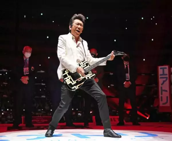 「布袋寅泰「削除された投稿」に批判殺到。「燃えろサナエ」替え歌披露の世良公則も…大物ロック勢が陥った“危うい熱意”の正体」の画像