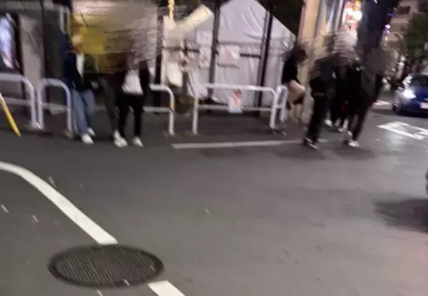 「大久保公園「立ちんぼ最新事情」を元セクシー女優が取材した結果…座りながら客を待つ“外国人女性”も」の画像