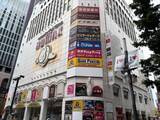 「新宿“唯一の”ボウリング場が閉店。指のない客、トイレに注射器…最後の支配人が見た歌舞伎町の変遷」の画像1