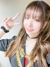 高2で妊娠し、現在は孫もいる44歳の”おばあちゃん”が、「アイドル」としてデビューしたワケ