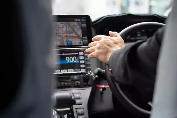 「「二度と乗りたくない」老人タクシードライバーに35歳男性の不満が爆発したワケ「僕の返事を“勘違い”したようで…」」の画像