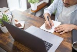 「1300時間勉強して需要ゼロ」リスキリングに失敗した50代の悲鳴。ブームに乗り資格取得も“無駄”に