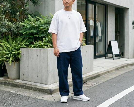 「ダサい中年男性」がやりがちな“白Tシャツの着こなし”。デニムと組み合わせた定番スタイルにも注意点が