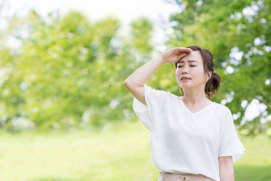 冷房・冷たい飲み物・寝だめが「夏のダルさ」を悪化させるワケ