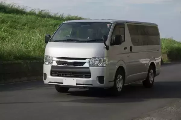 「軽自動車に“あおり運転”したハイエースの末路。片側一車線を突き進んで「ざまあみろ！」――大反響セレクション」の画像