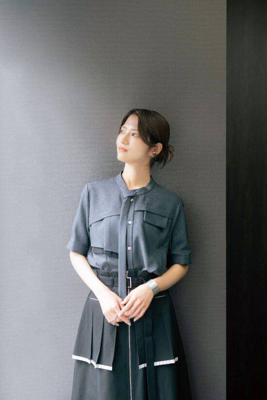 若月佑美、創作の意欲は日常の違和感から 15周年記念作品集で表現