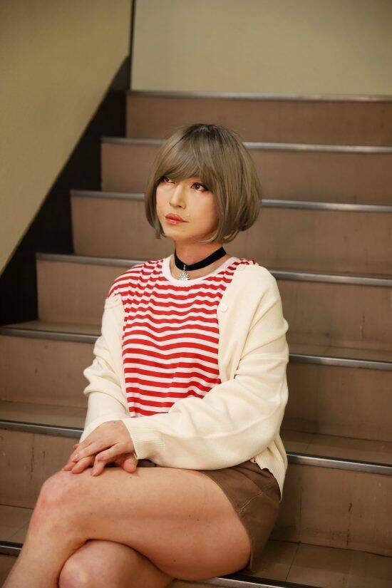 美女の正体は“大手企業で働く50代後半の男性”。「一般の人を不愉快にさせたくない」スタジオなどでのみ女装を楽しむ