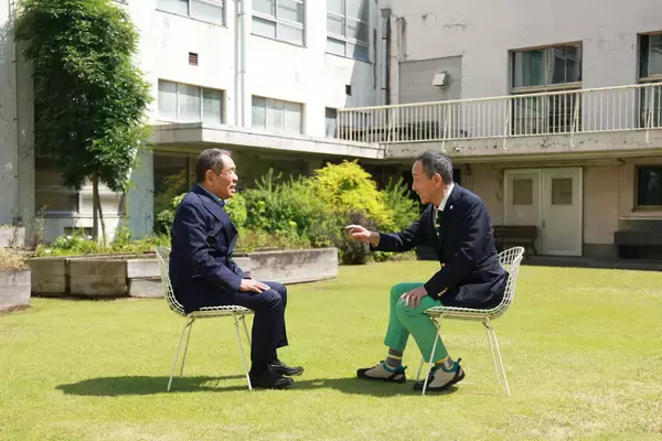 「「まだ終われへん」ザ・ぼんちが上方漫才大賞、再受賞。70代の二人が今なお“新しい挑戦”を続ける理由」の画像