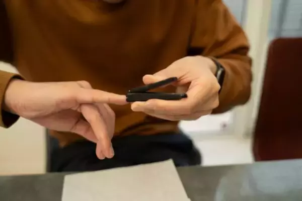 「「見た目で損している中年男性」はだいたい見落としている“5つの言動”」の画像