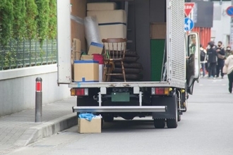 「大手引越し業者と同じ金額なのに…」サービス格差に絶望。地元業者に頼んだ26歳女性が経験した「あまりに不快な1日」