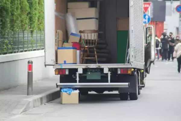 「大手引越し業者と同じ金額なのに…」サービス格差に絶望。地元業者に頼んだ26歳女性が経験した「あまりに不快な1日」