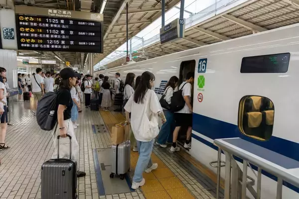 「新幹線で“大音量でゲームを実況する息子”と注意しない母親に訪れた「最悪」な末路／2026年お盆の新幹線、Uターン混雑を避けられる時間帯はいつ？JRの予測から調べてみた」の画像