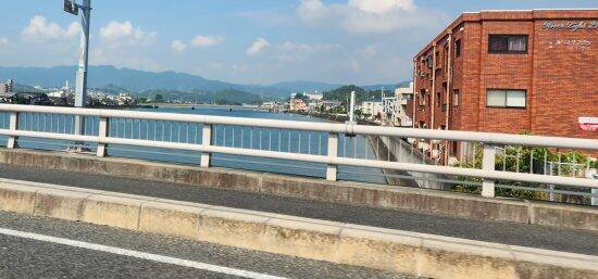 26歳のアメリカ人男性が広島・原爆ドームの前で言葉を失った瞬間「学校で教えられたこととのギャップを目の当たりにして…」――大反響セレクション