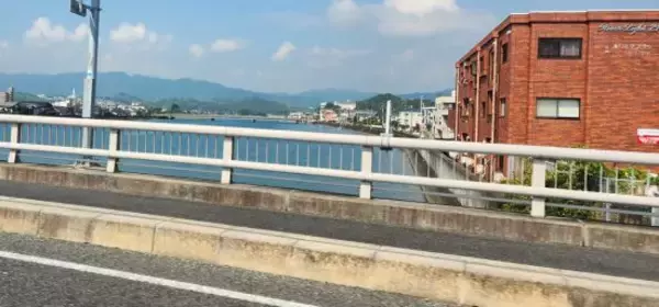 「26歳のアメリカ人男性が広島・原爆ドームの前で言葉を失った瞬間「学校で教えられたこととのギャップを目の当たりにして…」――大反響セレクション」の画像