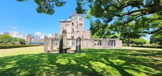 26歳のアメリカ人男性が広島・原爆ドームの前で言葉を失った瞬間「学校で教えられたこととのギャップを目の当たりにして…」――大反響セレクション