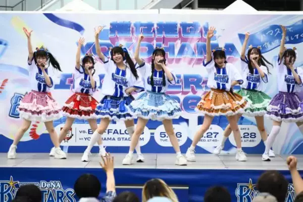 日向坂46・藤嶌果歩が見事なノーバン投球。推しに酔いしれた横浜の夜が大盛況で幕を閉じる！