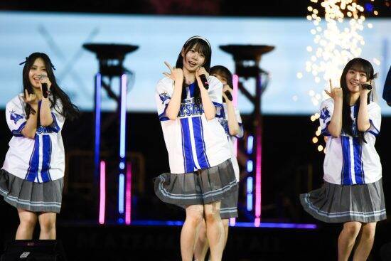 日向坂46・藤嶌果歩が見事なノーバン投球。推しに酔いしれた横浜の夜が大盛況で幕を閉じる！