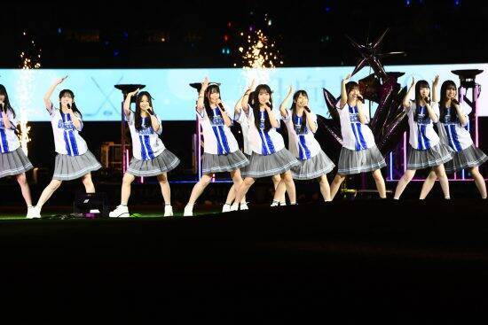 日向坂46・藤嶌果歩が見事なノーバン投球。推しに酔いしれた横浜の夜が大盛況で幕を閉じる！