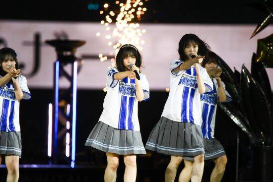 日向坂46・藤嶌果歩が見事なノーバン投球。推しに酔いしれた横浜の夜が大盛況で幕を閉じる！