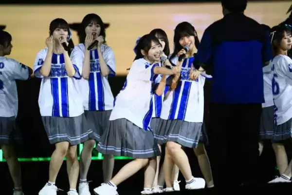 「日向坂46・藤嶌果歩が見事なノーバン投球。推しに酔いしれた横浜の夜が大盛況で幕を閉じる！」の画像