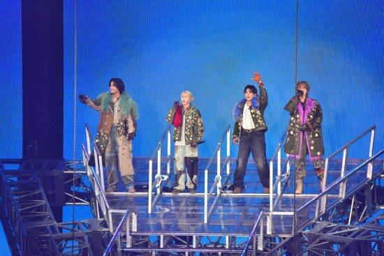 Aぇ! group、4人体制初ツアー「Runway」で見せた“新たな決意”とは？