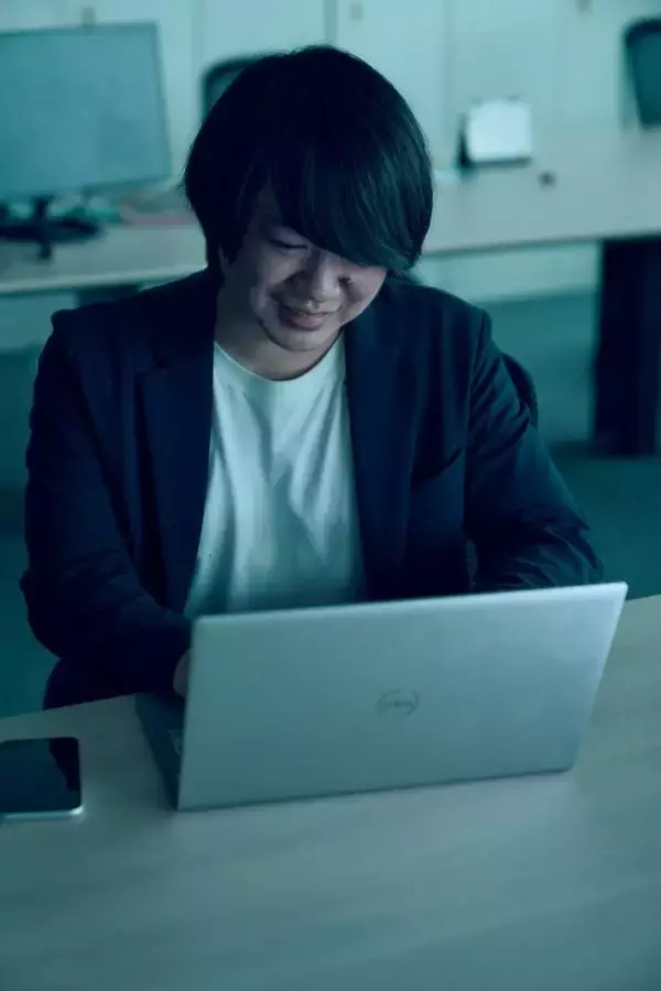 AIを悪用して「3年で10億円」稼いだ30代ハッカーの告白。社長になりすまし「330万円を一瞬で振り込ませた」手口