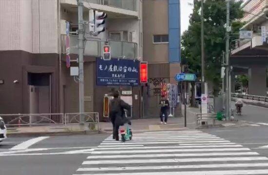「非常識すぎる暴走」も…都内のタクシー運転手が嘆く「電動キックボード危険運転」の実態